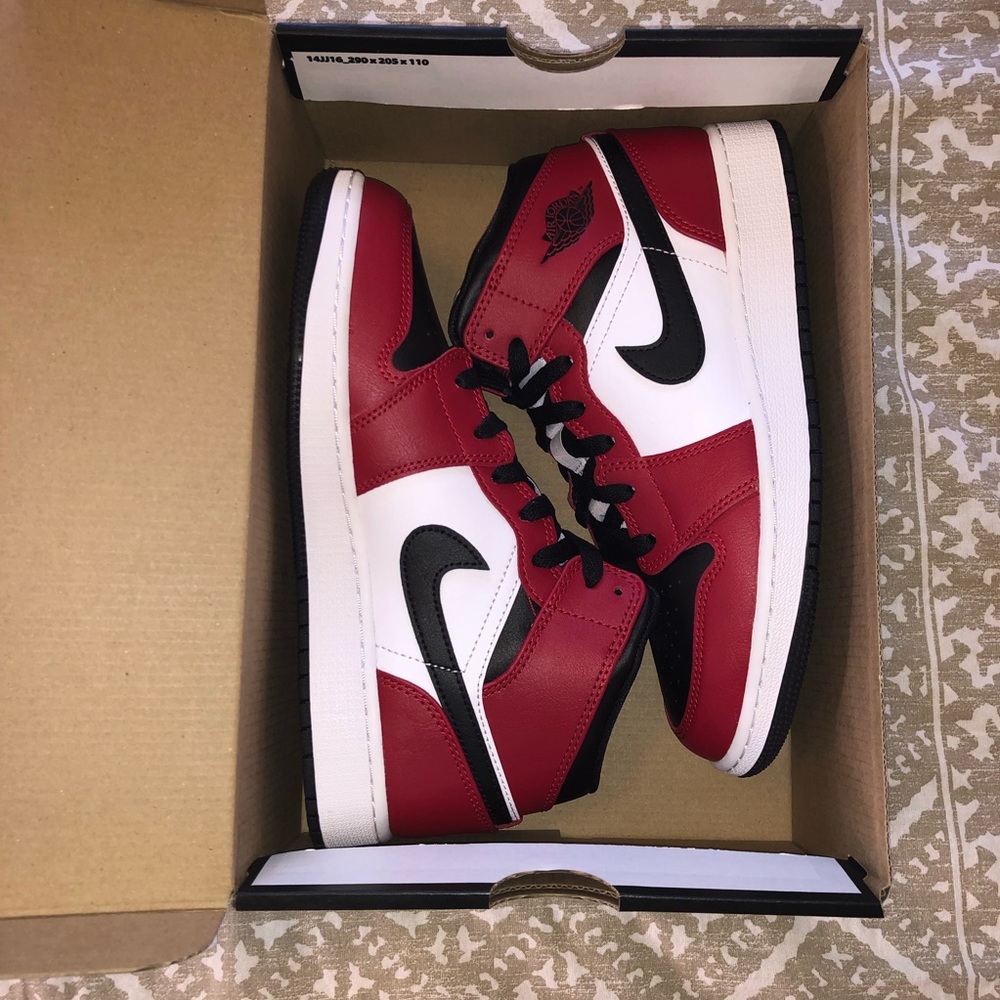 NEW Air Jordan 1 Chicago Black Toe